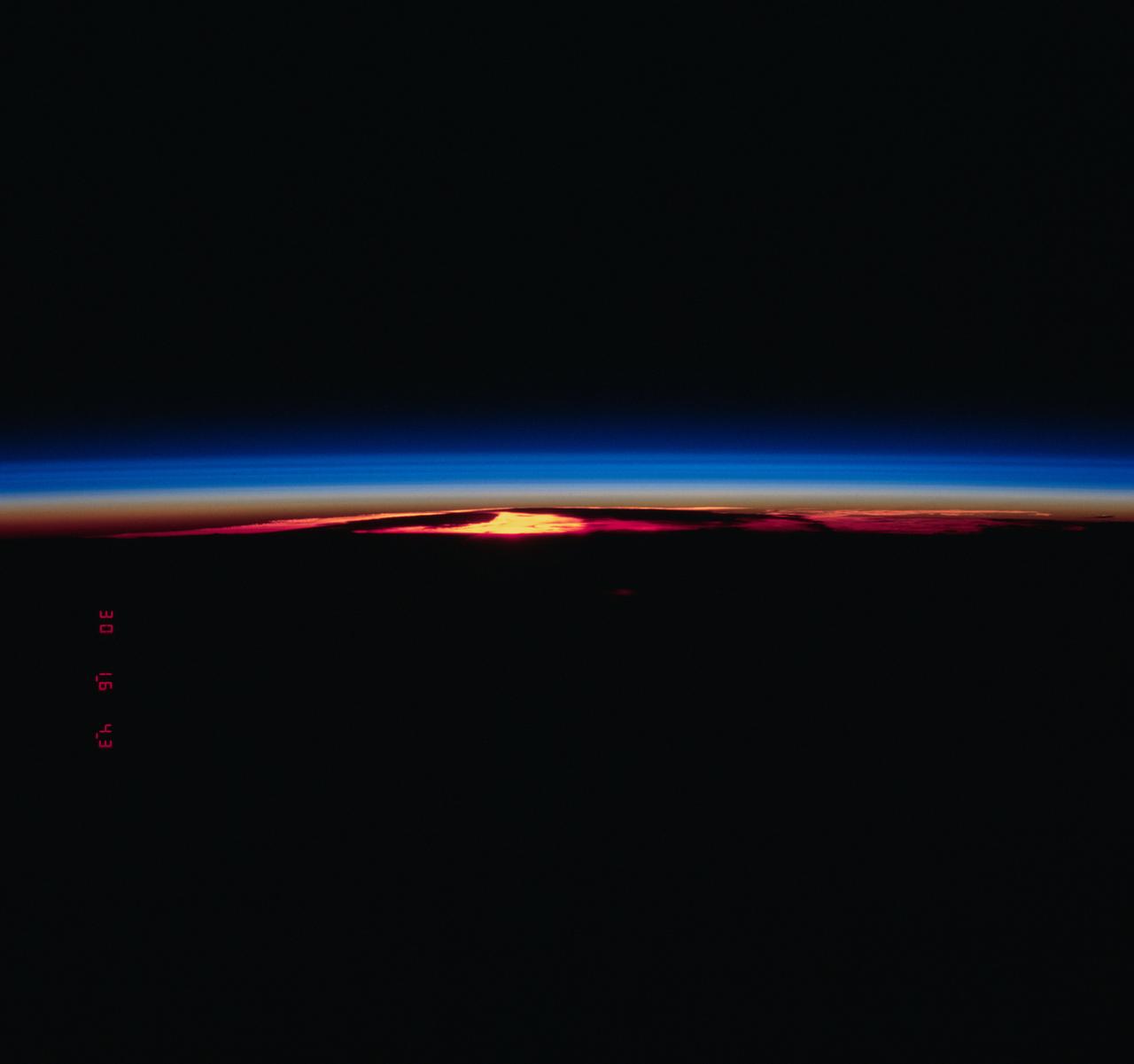 STS-39 Earth observation of Earth's limb at sunset shows atmospheric layers